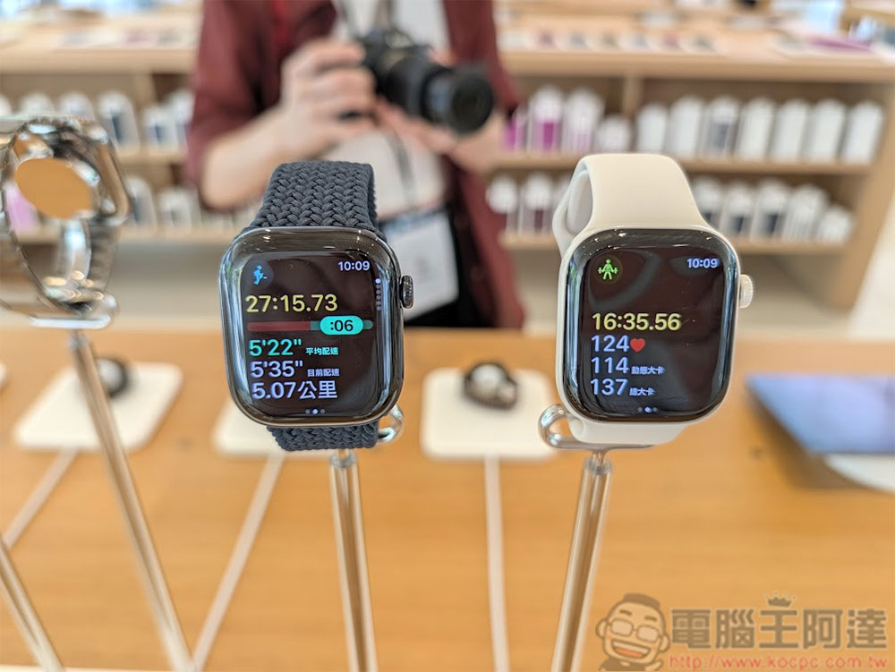 iPhone 18 Pro 系列、Apple Watch Series 12、Apple Watch Ultra 4、AirPods 5 開賣動眼看,「勃根地紅」溫潤、「冰川藍」亮眼 - 電腦王阿達 iPhone 18 Pro 系列、Apple Watch Series 12、Apple Watch Ultra 4、AirPods 5 開賣動眼看,「勃根地紅」溫潤、「冰川藍」亮眼 - 電腦王阿達