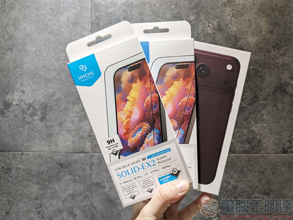 iPhone 18 Pro 系列超絕配!imos AR 低藍光系列玻璃保護貼、藍寶石鏡頭貼與磁吸軍規防震殼一次到位 - 電腦王阿達 iPhone 18 Pro 系列超絕配!imos AR 低藍光系列玻璃保護貼、藍寶石鏡頭貼與磁吸軍規防震殼一次到位 - 電腦王阿達