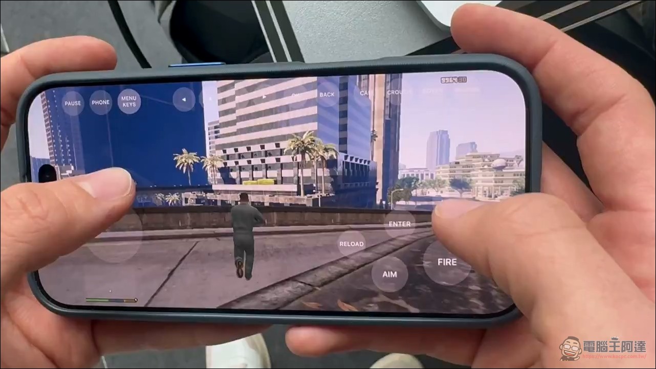 神人開發者讓 GTA 5在 iPhone 原生跑起來!iPhone 17 達60fps、非串流、免越獄免模擬器 - 電腦王阿達 神人開發者讓 GTA 5在 iPhone 原生跑起來!iPhone 17 達60fps、非串流、免越獄免模擬器 - 電腦王阿達