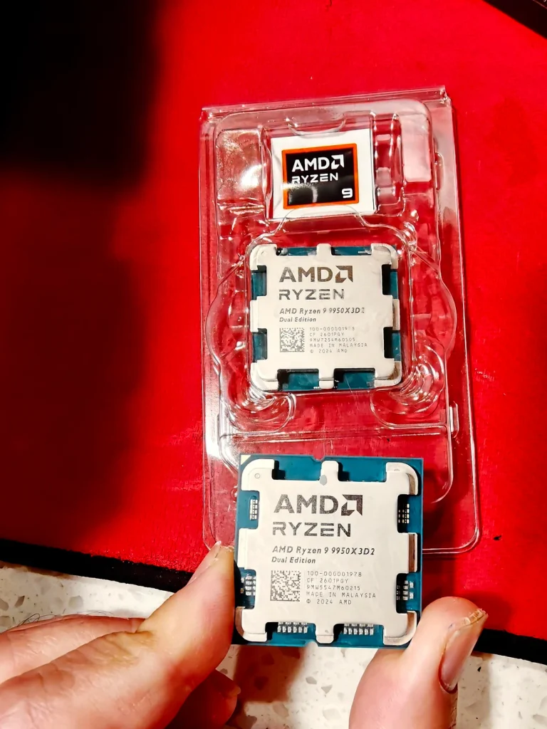 又有新詐騙!玩家從 Amazon 自營網購全新 Ryzen 9 9950X3D2,竟收到套著 AMD 頂蓋的舊款 Intel 處理器 - 電腦王阿達 又有新詐騙!玩家從 Amazon 自營網購全新 Ryzen 9 9950X3D2,竟收到套著 AMD 頂蓋的舊款 Intel 處理器 - 電腦王阿達