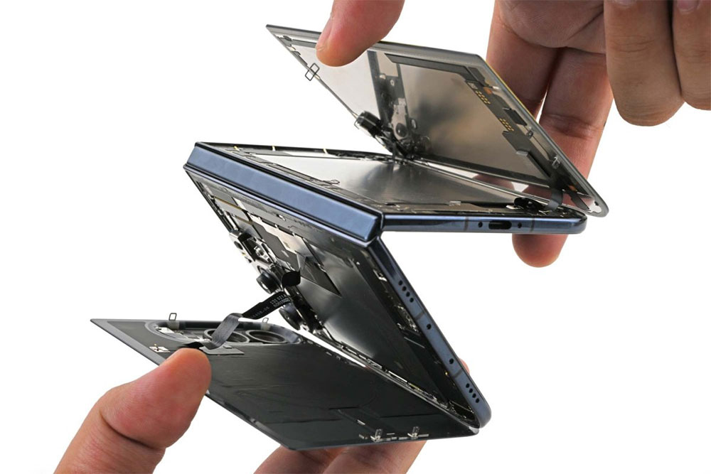 史上最易修摺疊機?iFixit 拆解蘋果 iPhone Duo - 電腦王阿達 史上最易修摺疊機?iFixit 拆解蘋果 iPhone Duo - 電腦王阿達