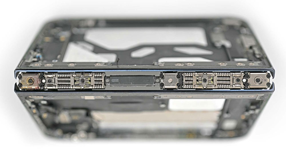 史上最易修摺疊機?iFixit 拆解蘋果 iPhone Duo - 電腦王阿達 史上最易修摺疊機?iFixit 拆解蘋果 iPhone Duo - 電腦王阿達