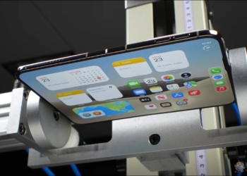 iPhone Duo 摔機殘酷大考驗：內螢幕直摔沒事，但這樣摔就壞了