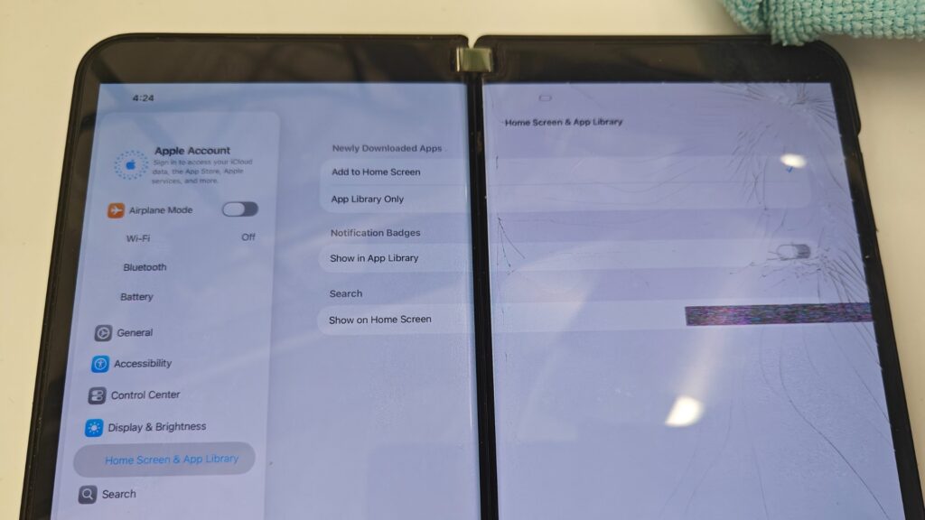 Android 手機也能跑 iOS 26!國外開發者把微軟 Surface Duo 2 改造成 iPhone Duo - 電腦王阿達 Android 手機也能跑 iOS 26!國外開發者把微軟 Surface Duo 2 改造成 iPhone Duo - 電腦王阿達