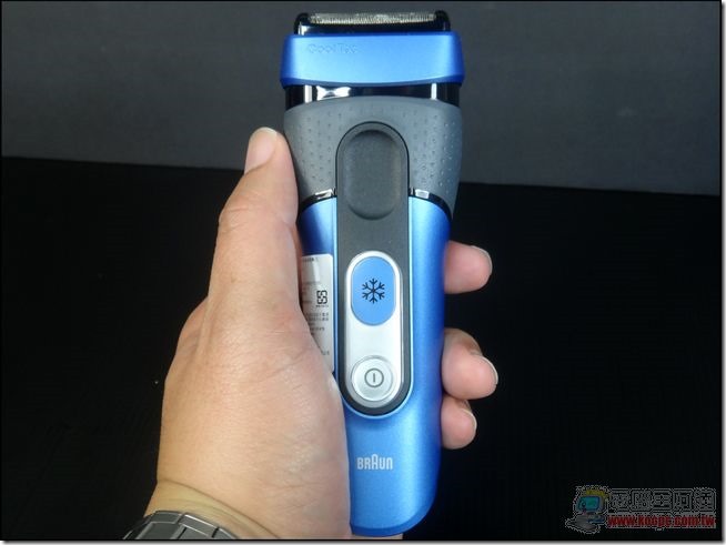 百靈CoolTec電動刮鬍刀13 百靈CoolTec電動刮鬍刀13