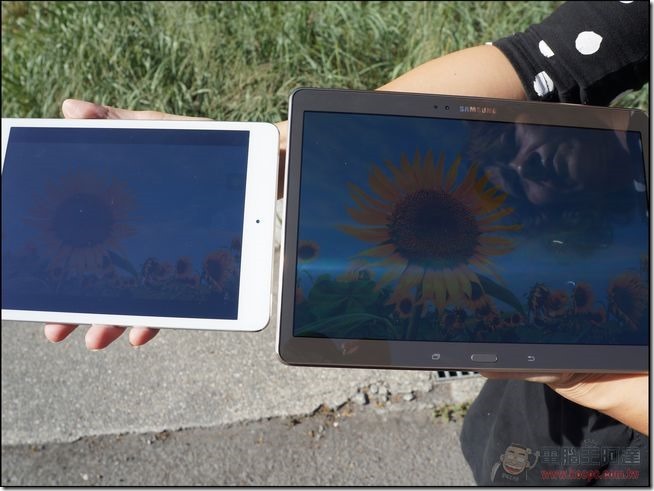 Samsung Tablet S (25) Samsung Tablet S (25)