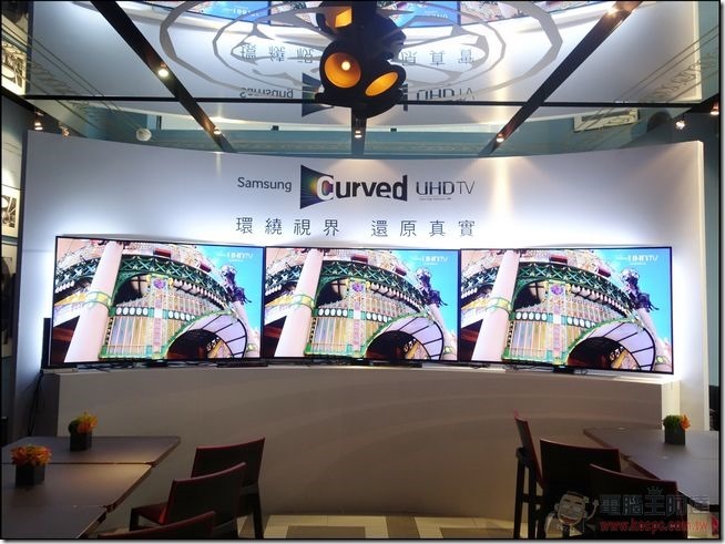 Samsung Curved UHDTV-004 Samsung Curved UHDTV-004