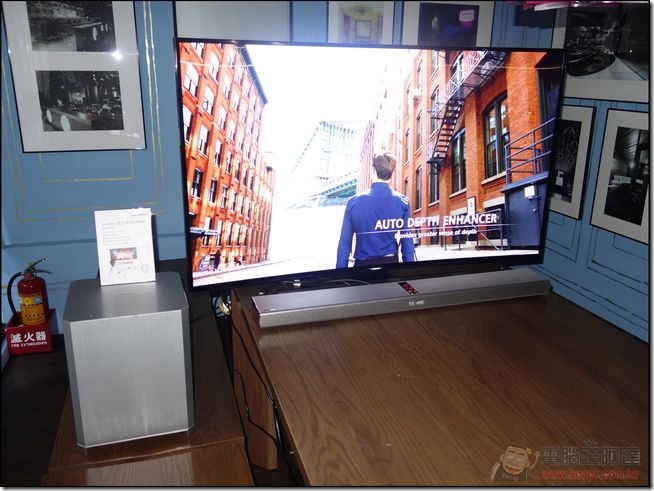 Samsung Curved UHDTV-062 Samsung Curved UHDTV-062