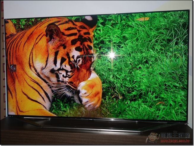 Samsung Curved UHDTV-070 Samsung Curved UHDTV-070