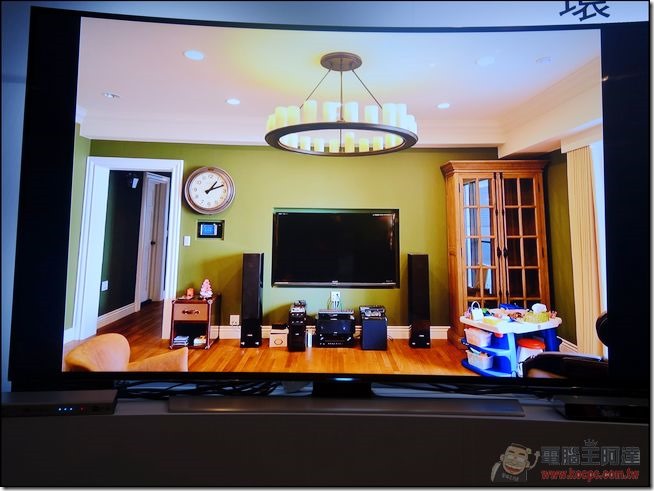 Samsung Curved UHDTV-077 Samsung Curved UHDTV-077