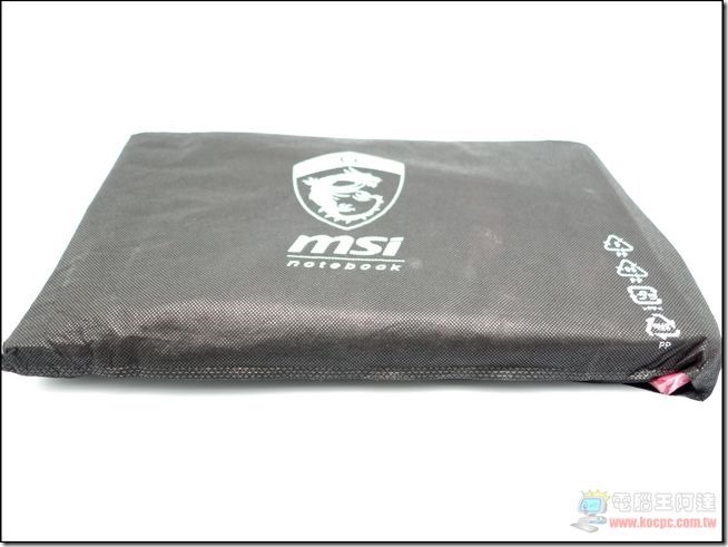 GT70 2PE開箱與外觀01 GT70 2PE開箱與外觀01