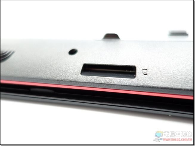 GT70 2PE開箱與外觀08 GT70 2PE開箱與外觀08