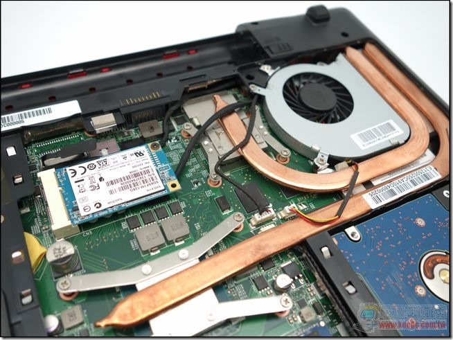 GT70 2PE開箱與外觀12 GT70 2PE開箱與外觀12
