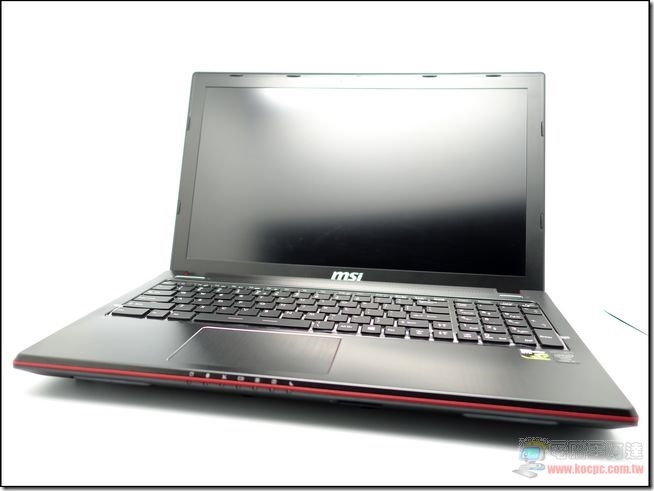 GT70 2PE開箱與外觀15 GT70 2PE開箱與外觀15