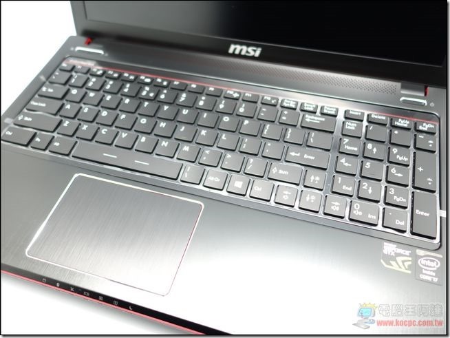 GT70 2PE開箱與外觀19 GT70 2PE開箱與外觀19