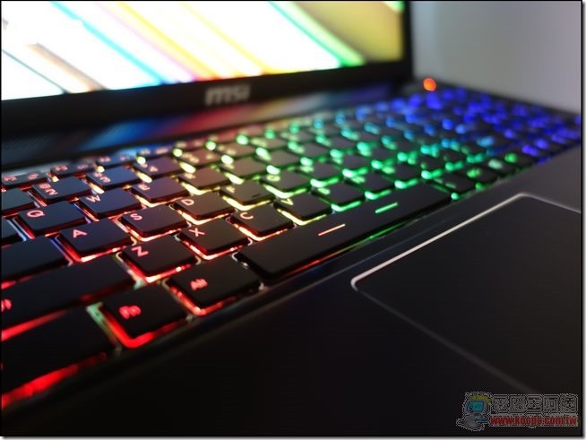 GT70 2PE開箱與外觀21 GT70 2PE開箱與外觀21