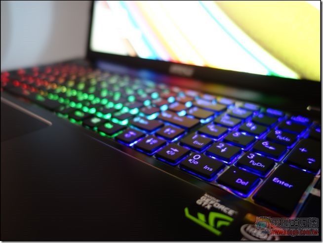 GT70 2PE開箱與外觀22 GT70 2PE開箱與外觀22