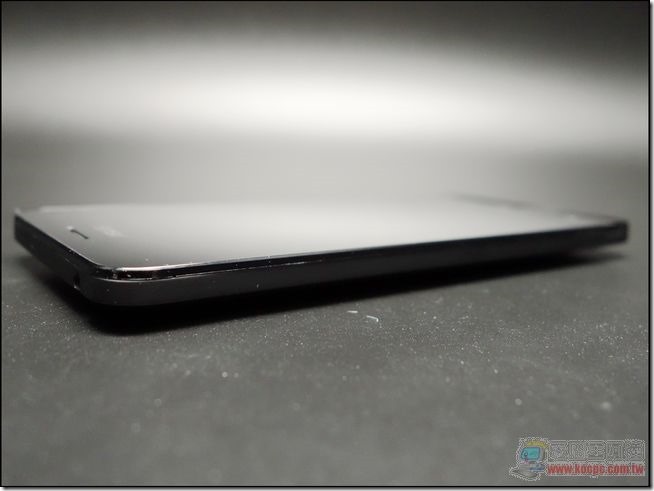 ZenFone外觀與開箱 (10) ZenFone外觀與開箱 (10)