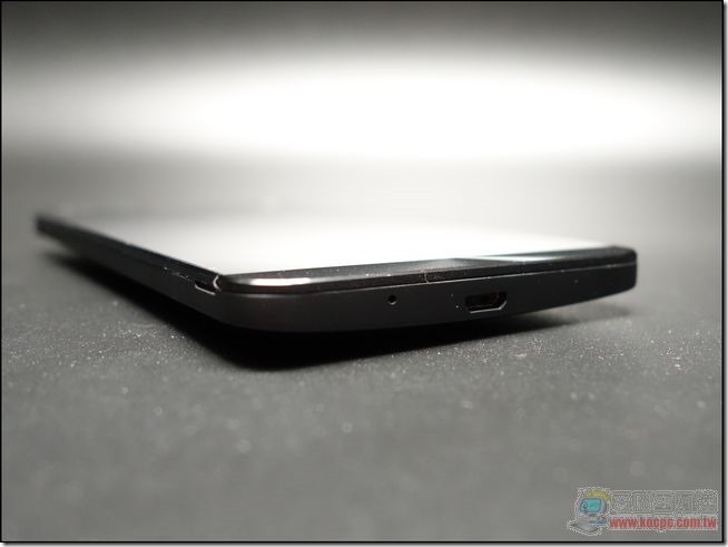 ZenFone外觀與開箱 (12) ZenFone外觀與開箱 (12)