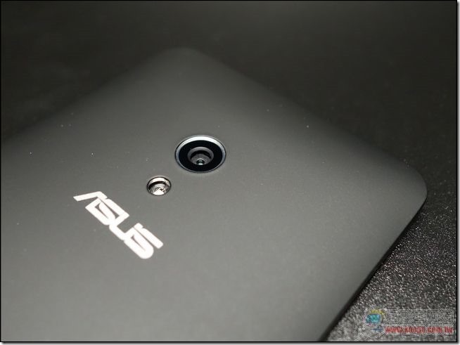 ZenFone外觀與開箱 (14) ZenFone外觀與開箱 (14)