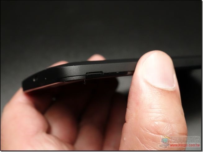 ZenFone外觀與開箱 (16) ZenFone外觀與開箱 (16)