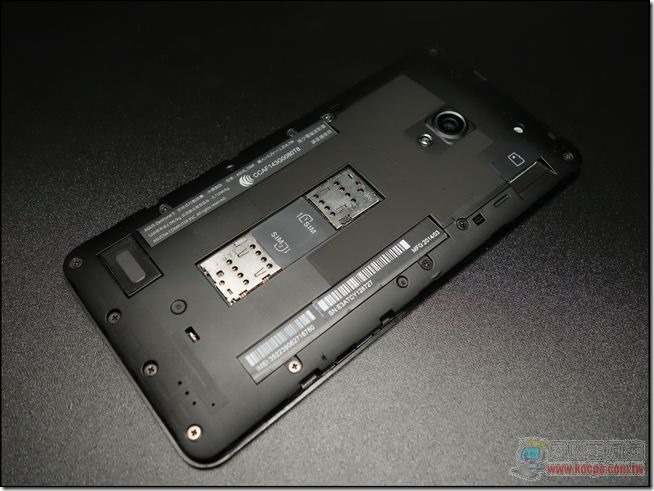 ZenFone外觀與開箱 (17) ZenFone外觀與開箱 (17)