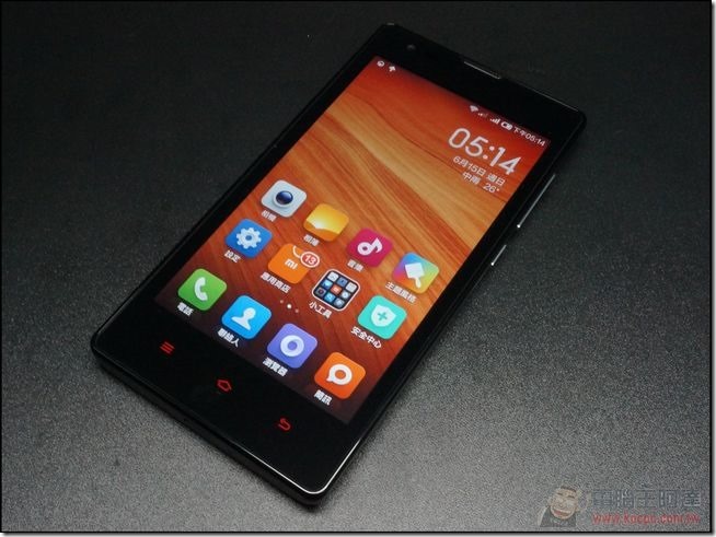 Redmi 1S unboxing (7) Redmi 1S unboxing (7)
