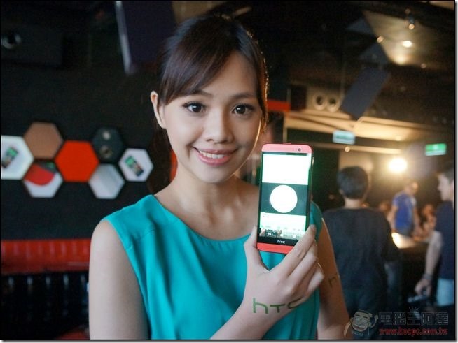 HTC One E8 (1)