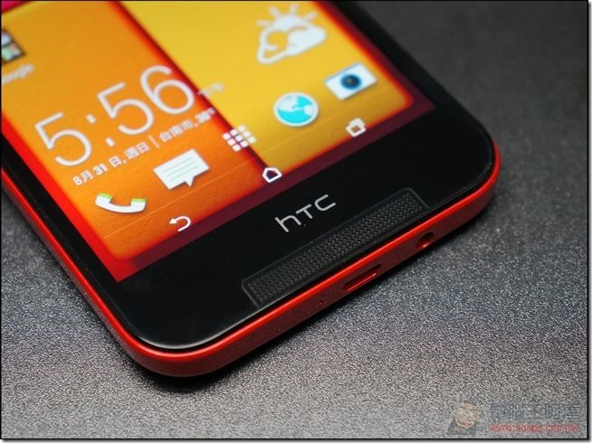 HTC Butterfly UNBOX (9) HTC Butterfly UNBOX (9)