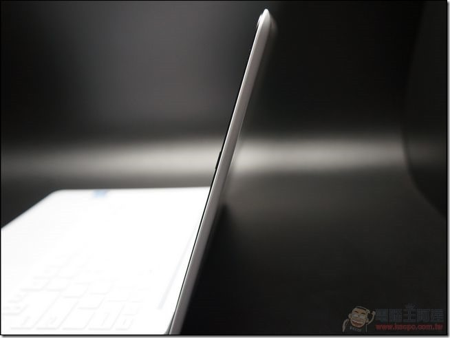 ASUS_EeeBook_X205_18 ASUS_EeeBook_X205_18