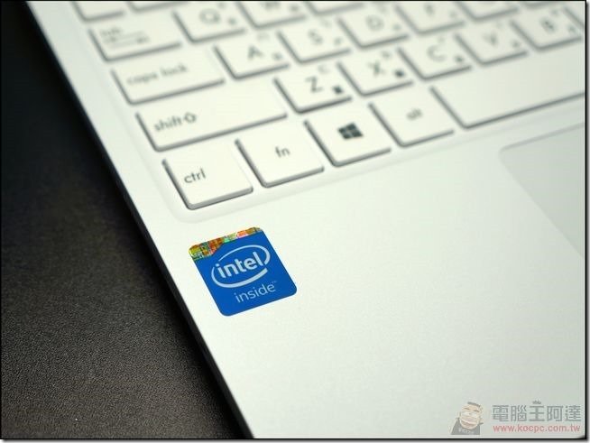 ASUS_EeeBook_X205_25 ASUS_EeeBook_X205_25