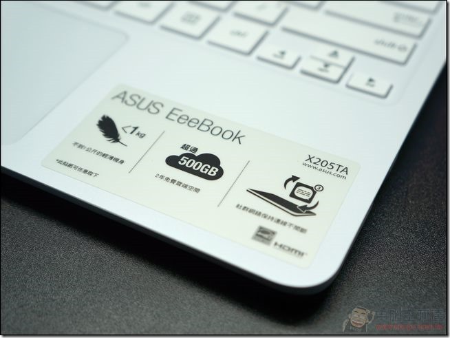 ASUS_EeeBook_X205_26 ASUS_EeeBook_X205_26