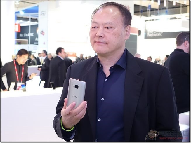 HTC (4) HTC (4)