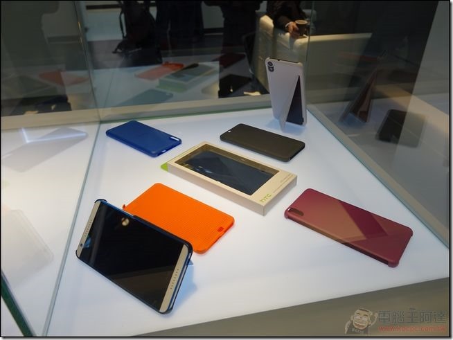 HTC (7) HTC (7)