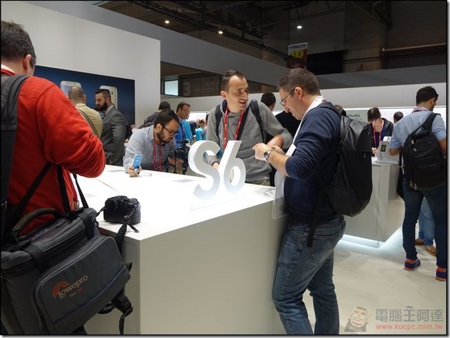 SAMSUNG-MWC-2015 (2) SAMSUNG-MWC-2015 (2)