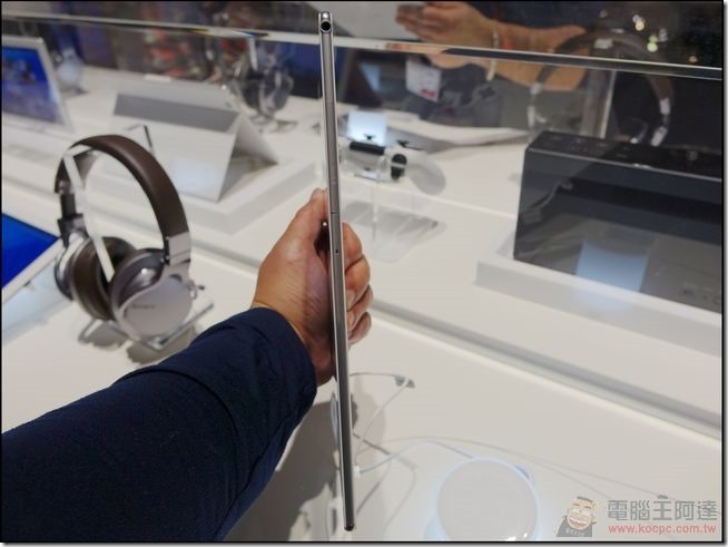 Sony-MWC (6) Sony-MWC (6)
