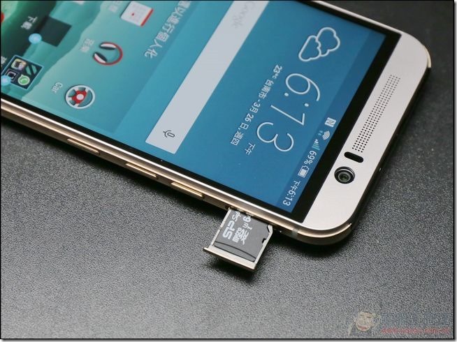 HTC-One-M9-Unboxing-10 HTC-One-M9-Unboxing-10