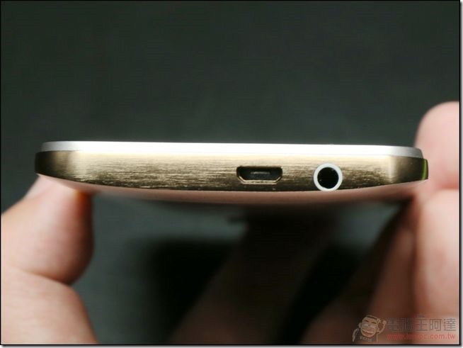 HTC-One-M9-Unboxing-14 HTC-One-M9-Unboxing-14