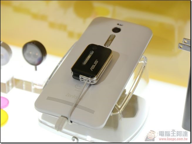 ASUS-Zenfon2-027 ASUS-Zenfon2-027
