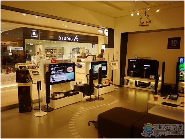 SONY02.jpg SONY02.jpg