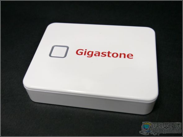 Gigastone 無線存儲充電寶07